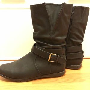 Black pleated ankle boots